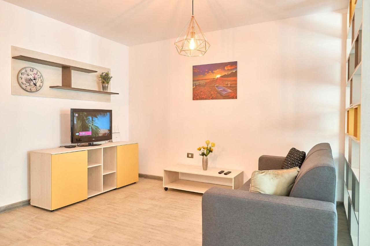 Orange Summer Apartment Spa Pools Beach Resort Mamaia Luaran gambar