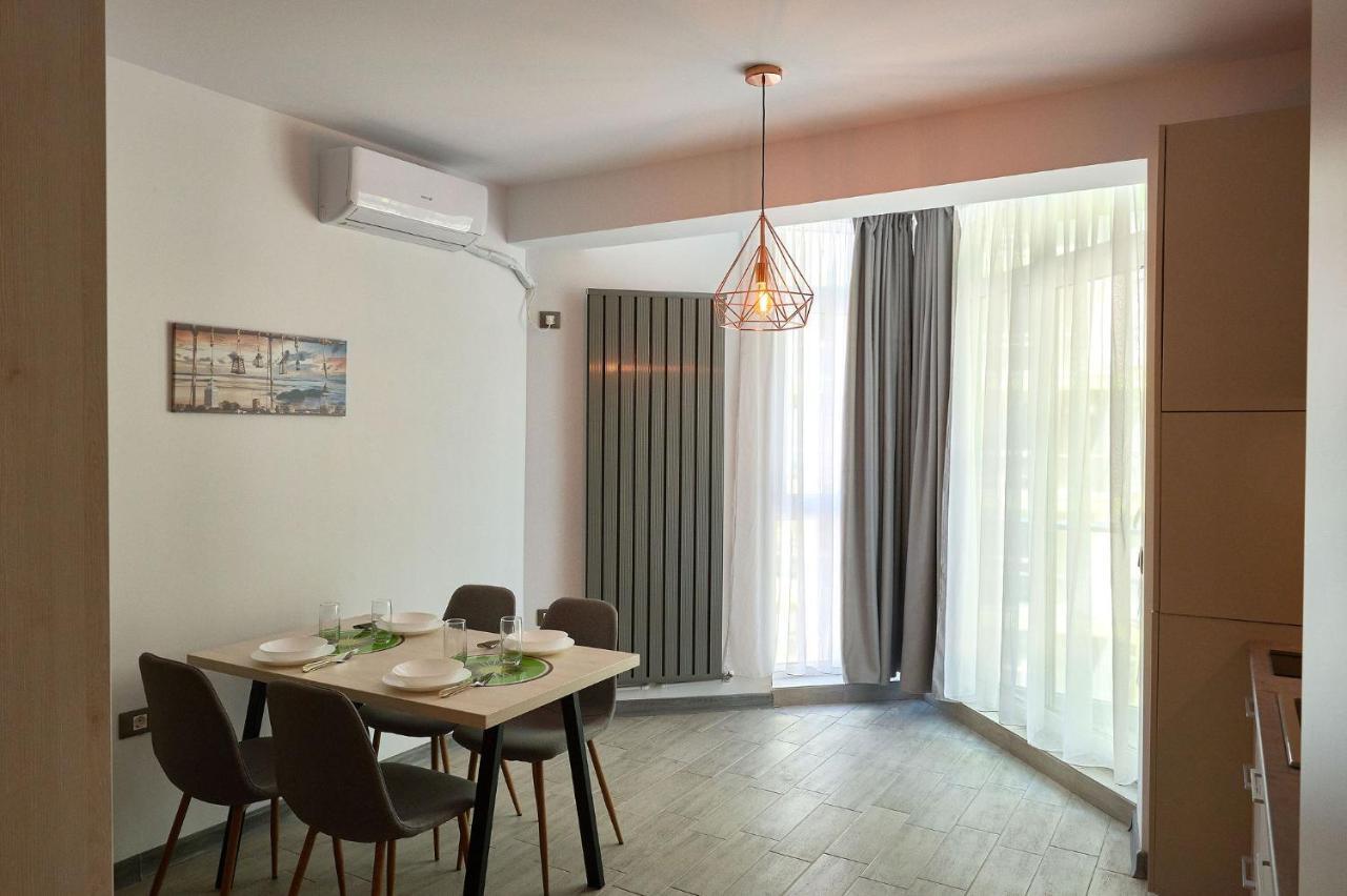 Orange Summer Apartment Spa Pools Beach Resort Mamaia Luaran gambar